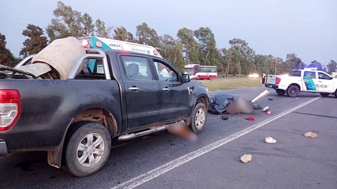 Fallecieron cuatro jóvenes que viajaban en una moto