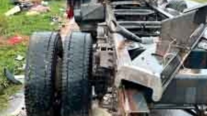 Violento impacto entre dos camiones en la ruta 6