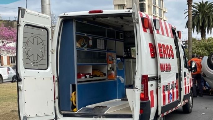 Un ciclista tiene traumatismo de cráneo y herida cortante