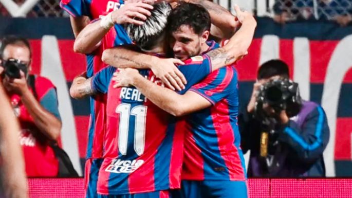 El Ciclón sopló hasta el final y venció a Racing en el clásico