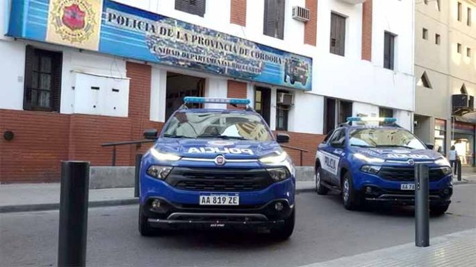 Atacaron a policías y  balearon a una mujer