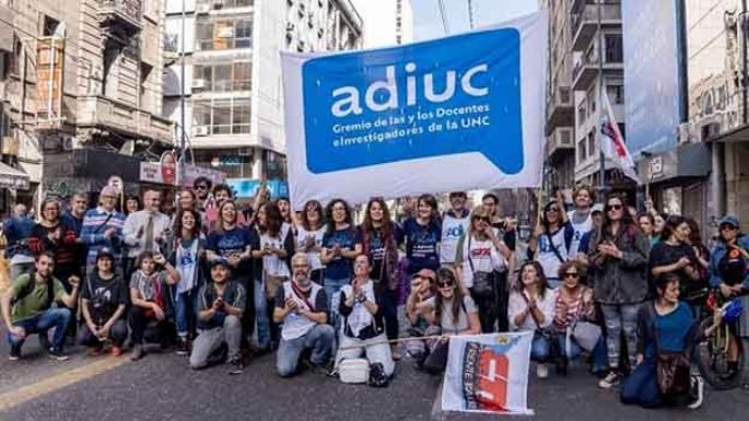 Los docentes universitarios van al paro el 17 y 18 de marzo
