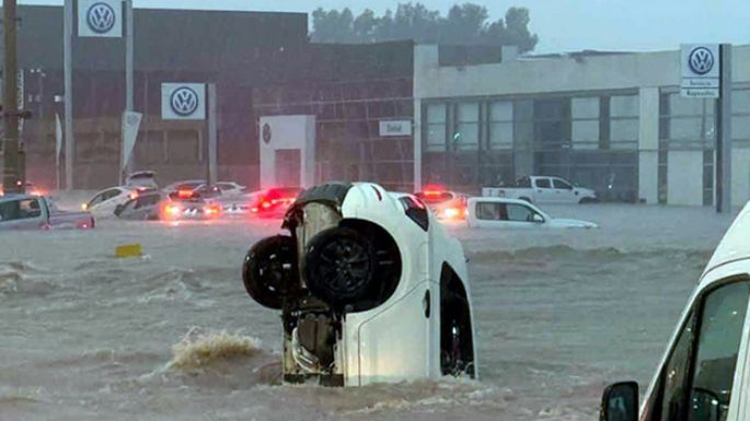 Diez muertos y cientos de evacuados por el temporal