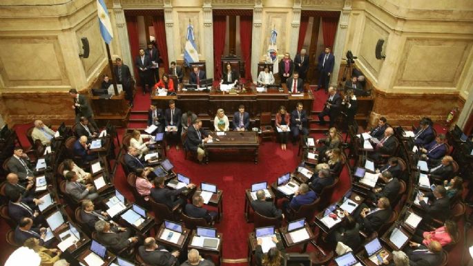 Senadores cobrarán 9 millones tras vencer en congelamiento de sus dietas