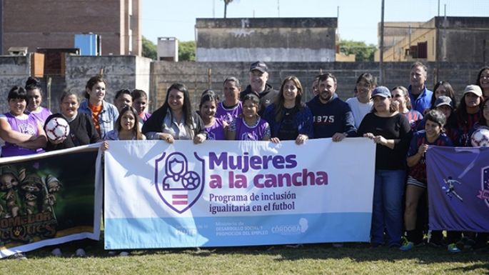 Ya se juega “Mujeres a la cancha”