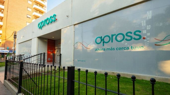 Policías y un médico, detenidos por la defraudación a APROSS
