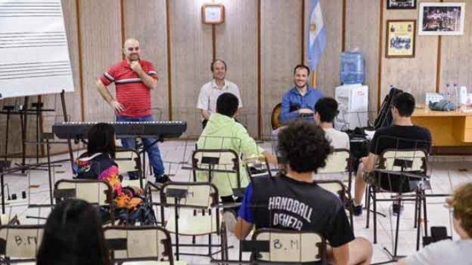 Capacitan a integrantes de bandas municipales de la zona