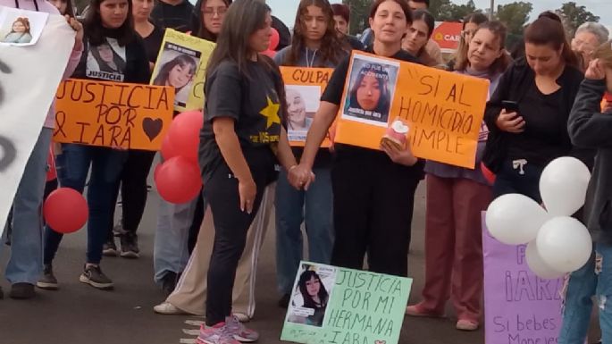 Con mucha emoción, repintaron la estrella de Iara