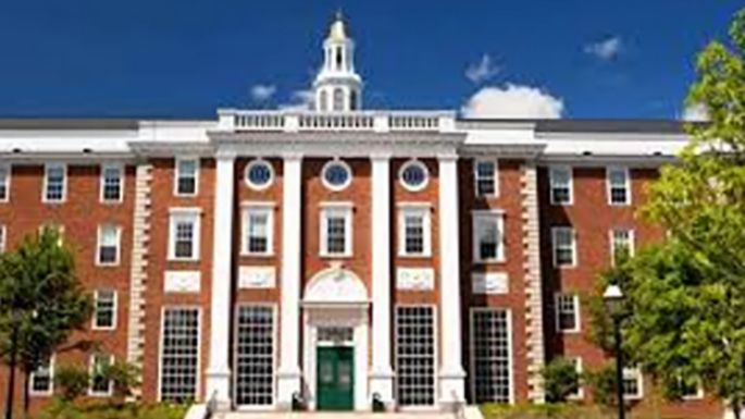 La Universidad de Harvard demandó a la administración de Donald Trump