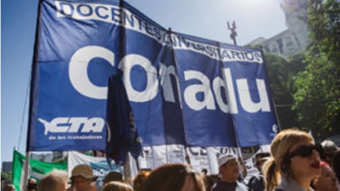 Los docentes universitarios paran 24 horas en reclamo de mejoras salariales