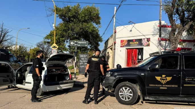 Intentó fugarse con un arma y su hija de un año