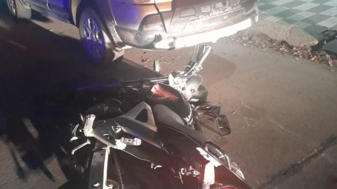Joven se fracturó la cadera en un singular choque