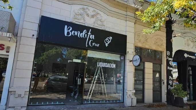 Corre riesgo la vida de un trabajador tras caer de un andamio