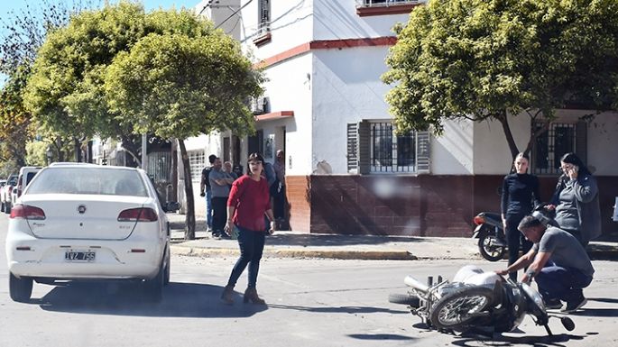 Motociclista herida en un choque