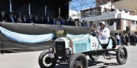 Autos antiguos, una atracción del acto de ayer