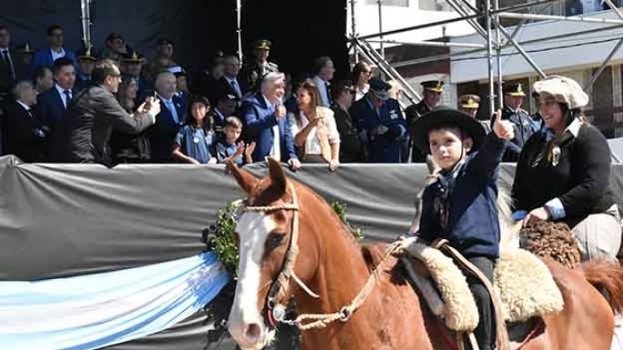 Histórico desfile en la ciudad