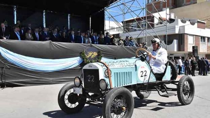 Histórico desfile en la ciudad