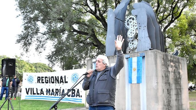 Mañana, al monumento