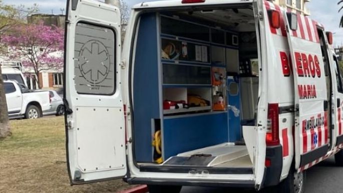 Una mujer está grave por una caída en altura