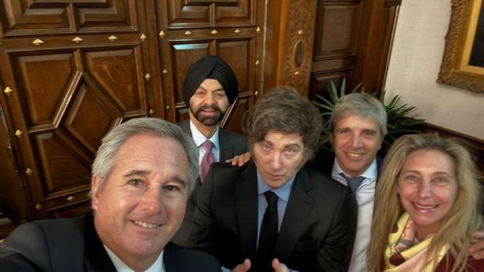 Cayeron las acciones argentinas y subieron los dólares libres y el riesgo país