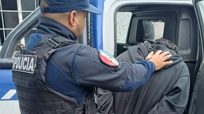 Golpeó a su madre en la cabeza y dañó su vivienda