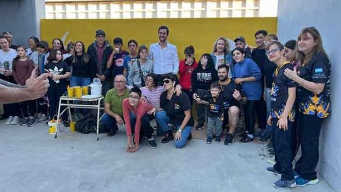 Se pintó un mural para celebrar  la diversidad de los villanovenses