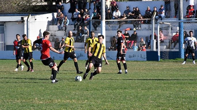 El Rojinegro sigue en la punta  y Unión Central se hunde