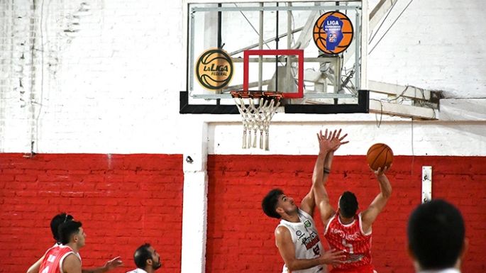 Central Argentino ganó y avanzó