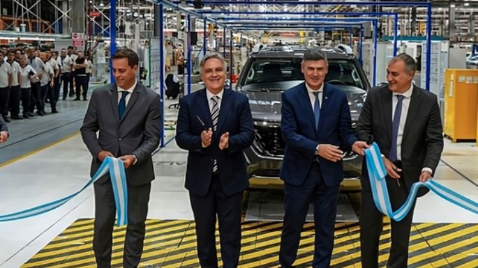 Stellantis inició en Córdoba la producción de su pick-up