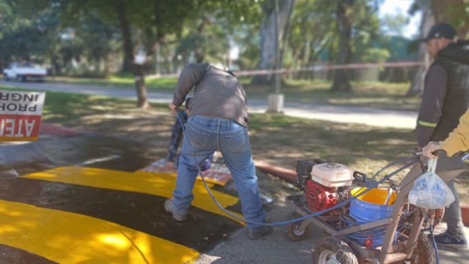 Agregarán carteles reflectivos y tachas con luz intermitente solares para visibilidad de reductores