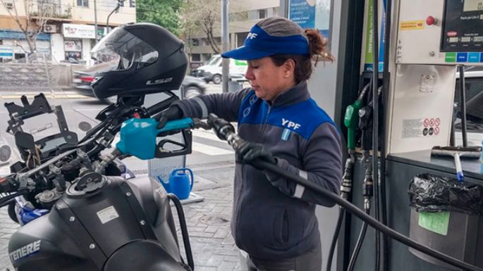 Otra vez aumentan los combustibles