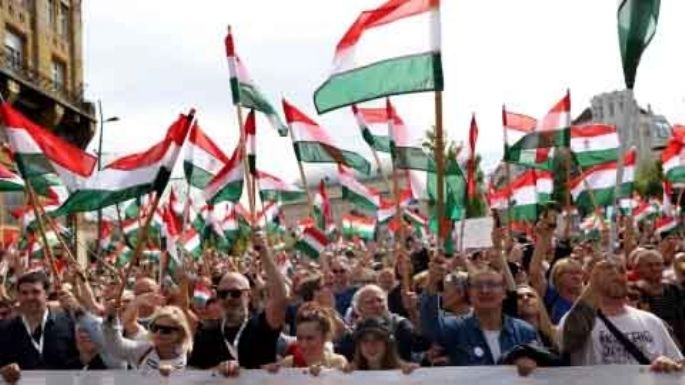 Multitudinaria protesta en Hungría
