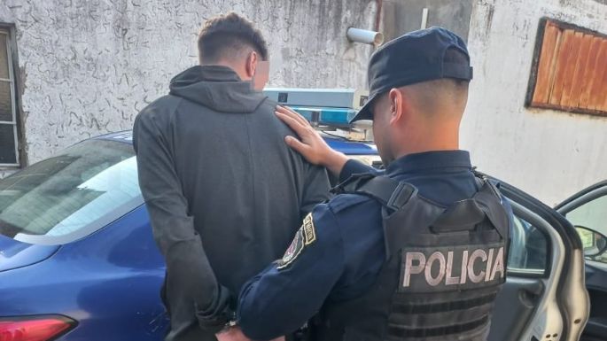 Dos detenidos por hostigar a sus exparejas