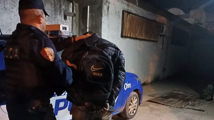 Detuvieron a un hombre por robar cables del tendido público