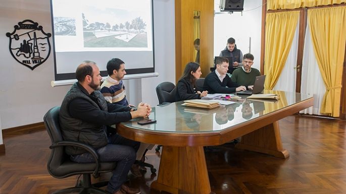 Cinco empresas para una plaza