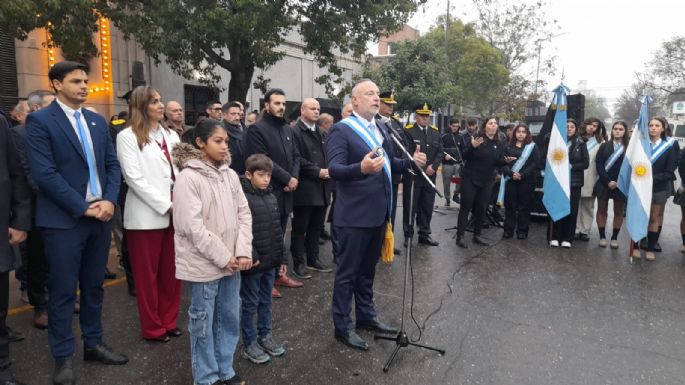 Accastello encabezó el acto protocolar por el 25 de mayo