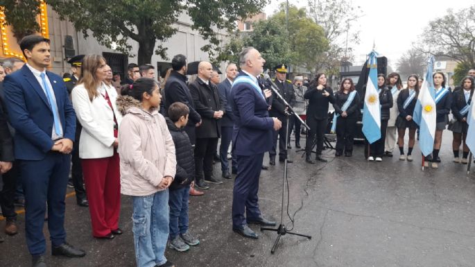 Accastello encabezó el acto protocolar por el 25 de mayo