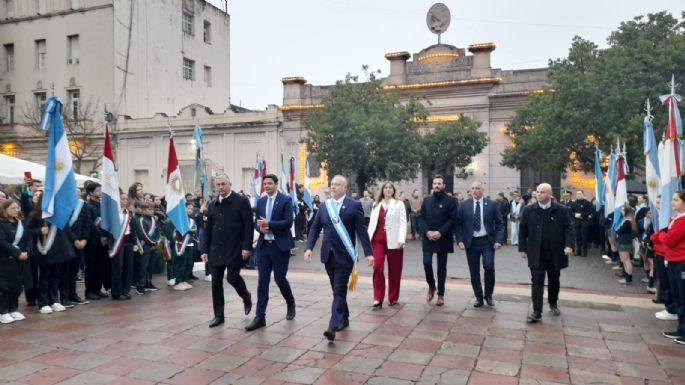 Accastello encabezó el acto protocolar por el 25 de mayo