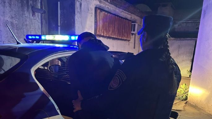 Dos jóvenes vieron un móvil policial y huyeron: terminaron detenidos