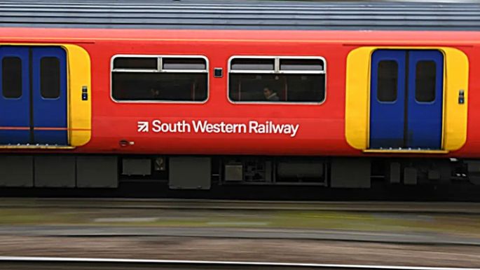 Renacionalizan el ferrocarril