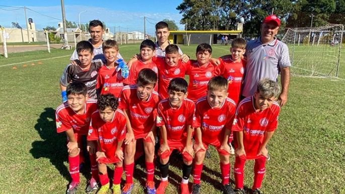 Yrigoyen y Argentino conquistaron sus zonas en las clases 2014 y 2016