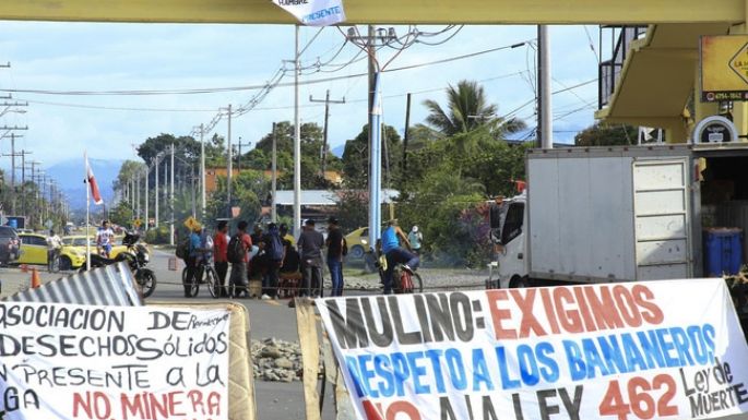 Declaran "estado de emergencia" a un mes de huelga por la ley de jubilaciones