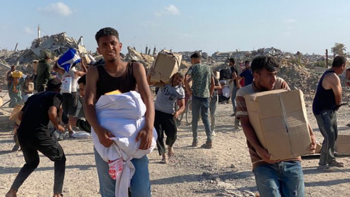 Caos durante el reparto de ayuda humanitaria en Gaza