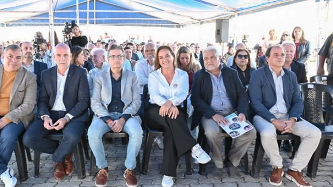 Fuente de energía solar y cooperativa