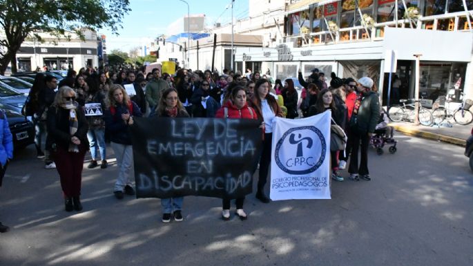 Fuerte abrazo a la discapacidad