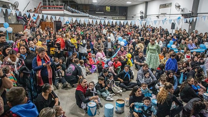 Aniversario con peña patriótica