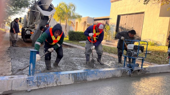 Pavimentan en el barrio Costa de Oro