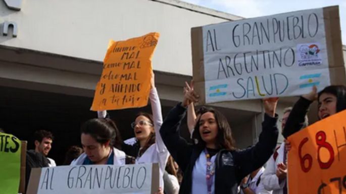 El Gobierno admite que los salarios del Garrahan son "un desastre"