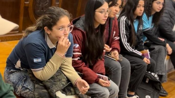Estudiantes comenzaron a sesionar en el Concejo