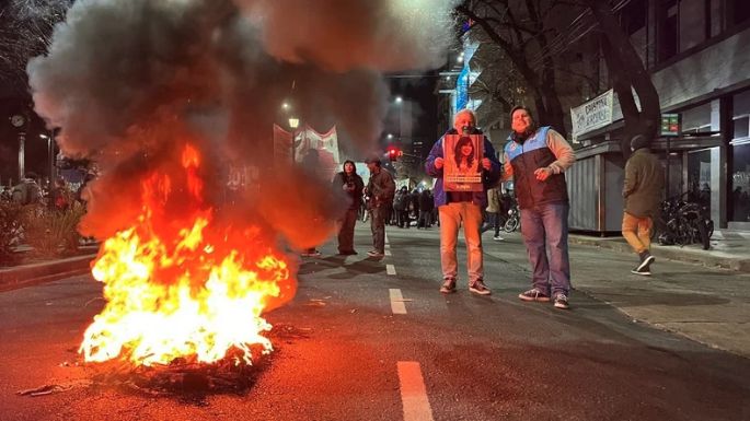 Paran las universidades "en defensa de la Democracia"